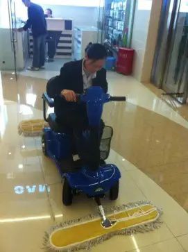 塵推車作業(yè)